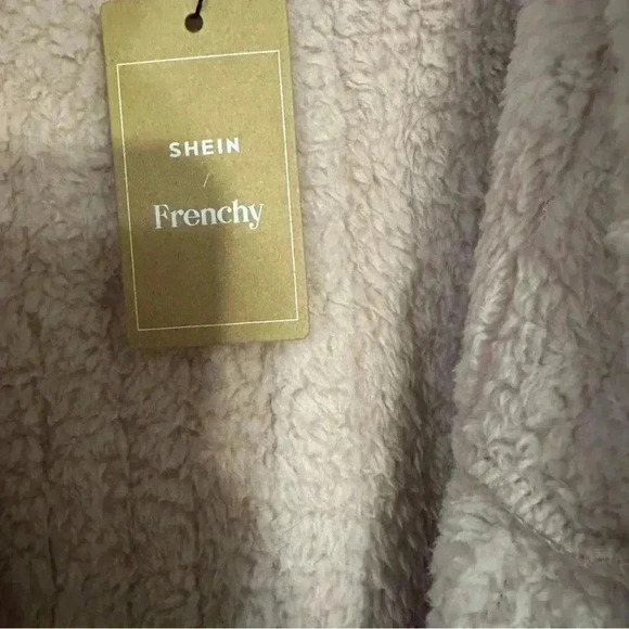 NWT! Large SHEIN Polyester Fur like Teddy Coat - Picture 9 of 11